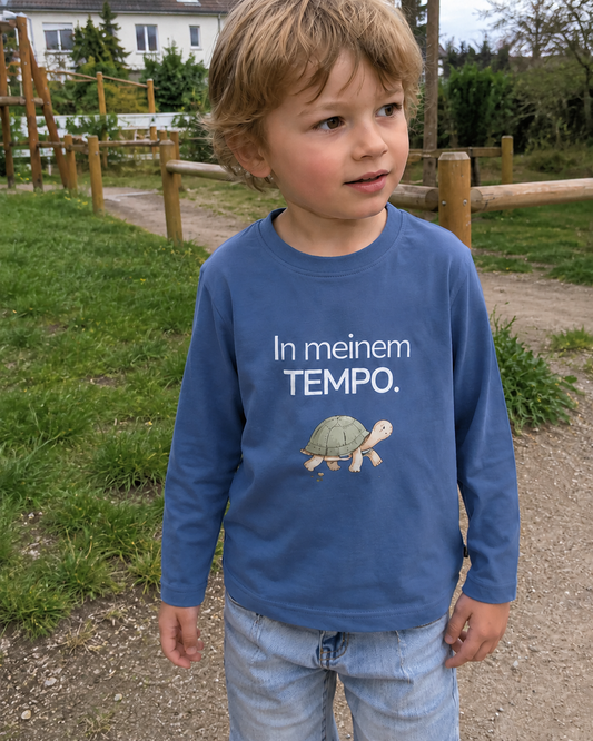 Premium Kinder Langarmshirt Schildkröte „In meinem Tempo.“