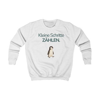 Weißes Kinder Sweatshirt mit Pinguin und Spruch Kleine Schritte zählen