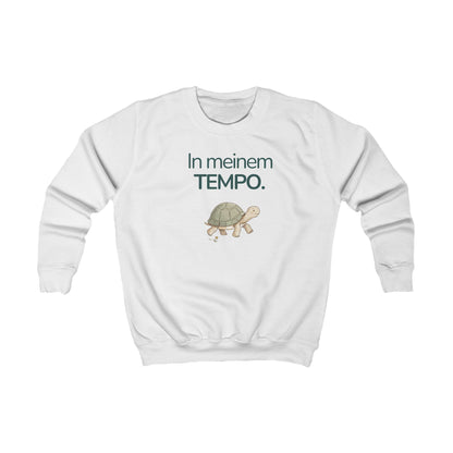 Weißes Kinder Sweatshirt mit Schildkröte und Spruch In meinem Tempo