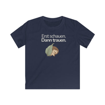 Dunkelblaues Kinder T-Shirt mit Igel und Spruch Erst schauen dann trauen