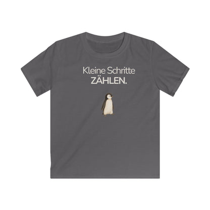Dunkelgraues Kinder T-Shirt mit Pinguin und Spruch Kleine Schritte zählen