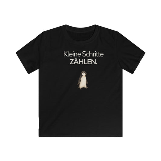 Schwarzes Kinder T-Shirt mit Pinguin und Spruch Kleine Schritte zählen