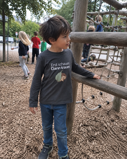 Premium Kinder Langarmshirt Igel "Erst schauen. Dann trauen"